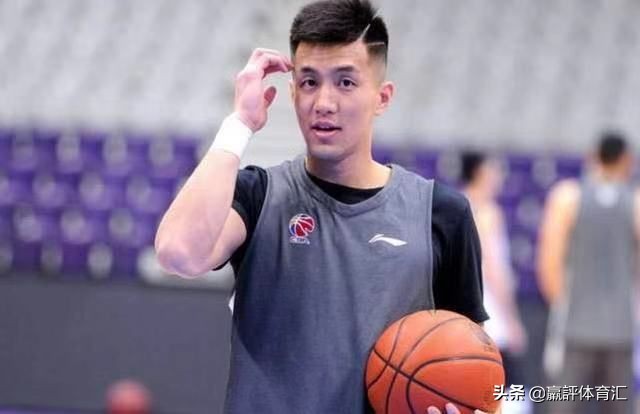 杜锋在场边都在说什么,杜锋解说赵继伟胯下传球