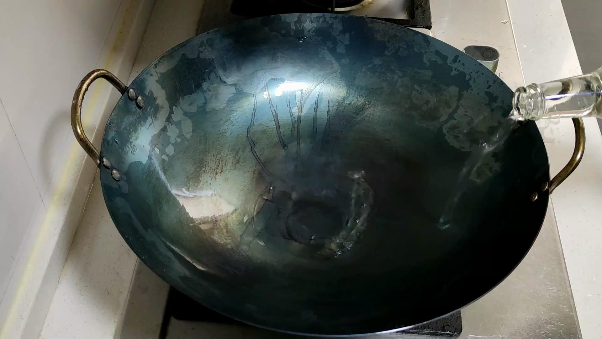 有不粘涂层的铁锅要不要开锅,旧铁锅开锅正确方法不粘锅