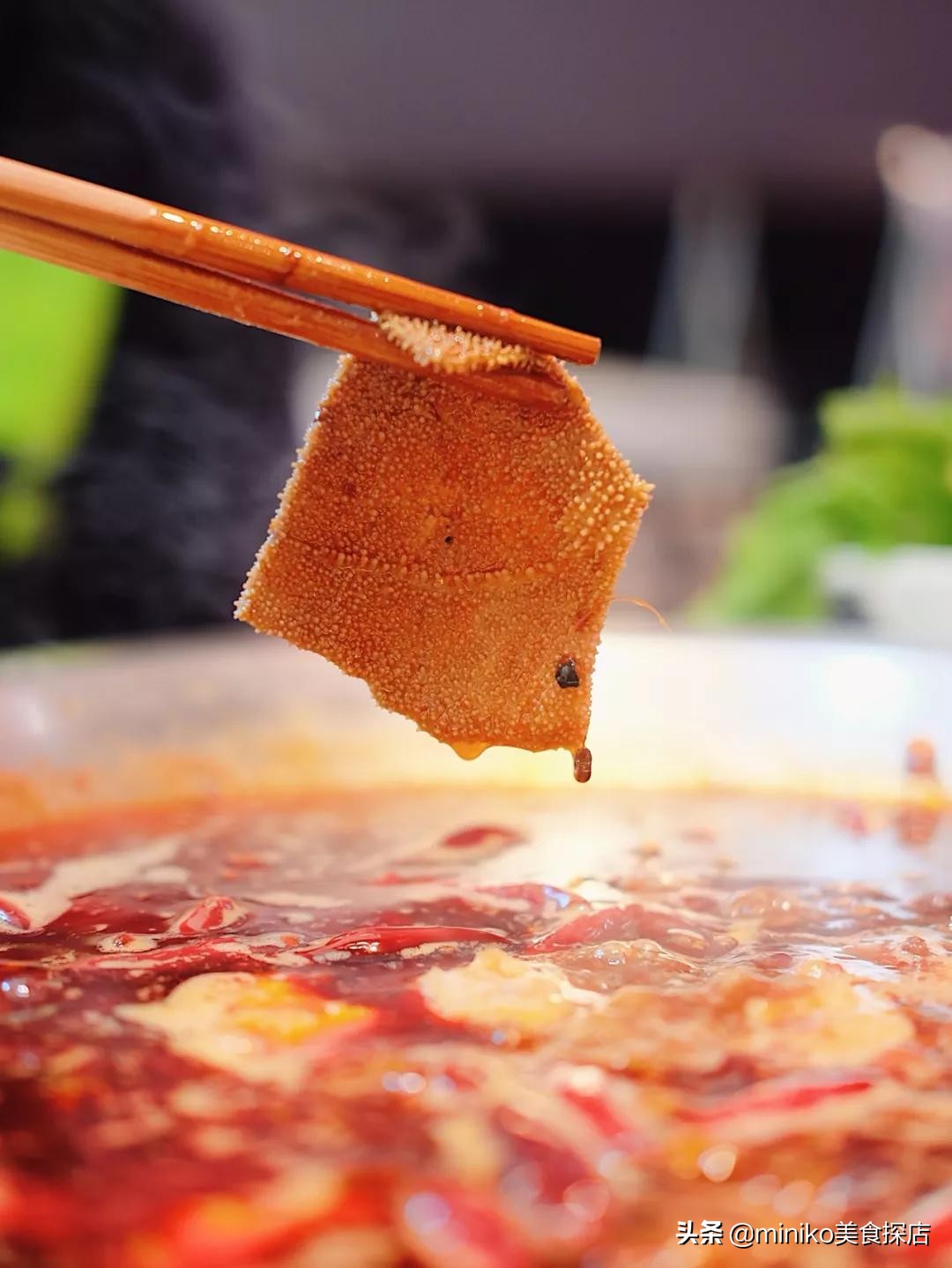 排队两个小时才吃上火锅,排队两小时也要吃到的烤鱼