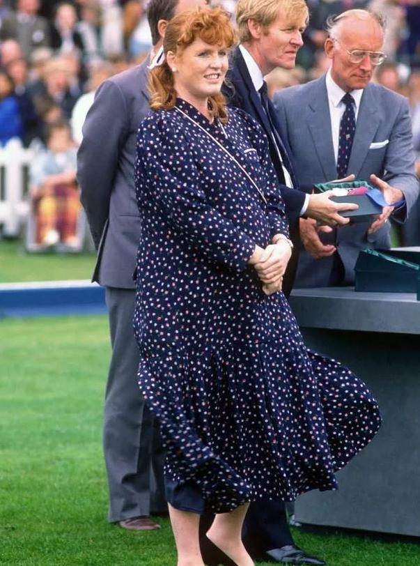 女王厌恶戴安娜,女王嫉妒戴安娜王妃