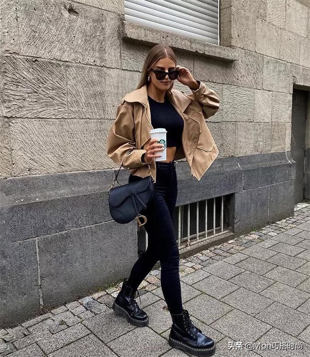 穿靴子搭配风衣简直是太时尚了,穿大衣不要穿这三种鞋子