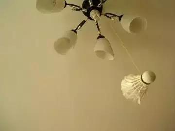 羽毛球颠球练习方法视频,羽毛球启动步的练习方法