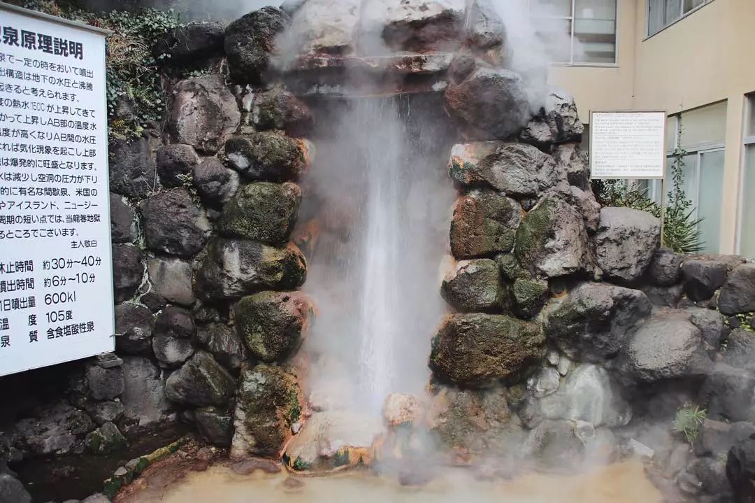 日本地狱谷温泉脏不脏,日本三大温泉之一有名的草津温泉