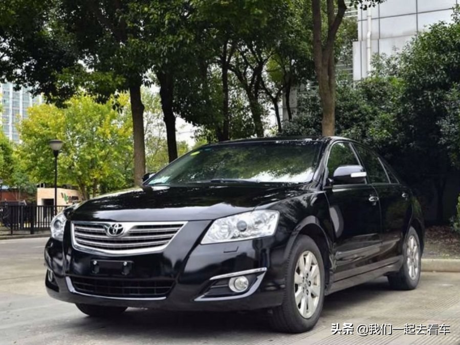 二手丰田凯美瑞还值多少钱,父亲70万买车