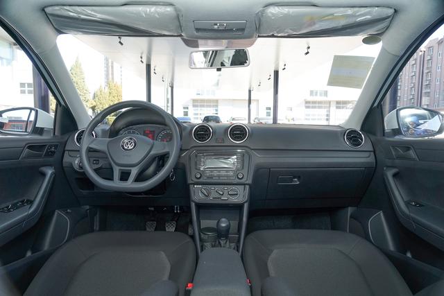 6万多提一辆大众捷达,质量好皮实耐用,有1.4L发动机还不费油