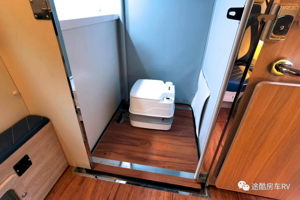 19江铃福特全顺多少钱,19.98万新全顺房车价格