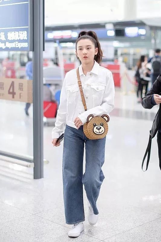 宋祖儿帆布包,宋祖儿包包里装什么