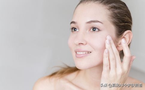 去闭口应该刷酸还是用药,闭口粉刺用果酸还是水杨酸比较好