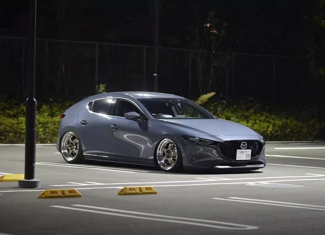 次世代马自达3国内竟缺席两厢版本，只能看国外玩家改装帅的飞起