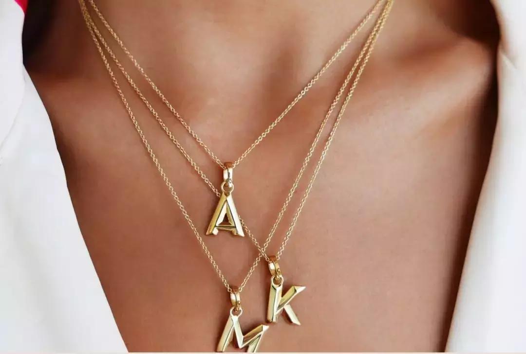 什么牌子的耳环好看又便宜,十大轻奢品牌耳环