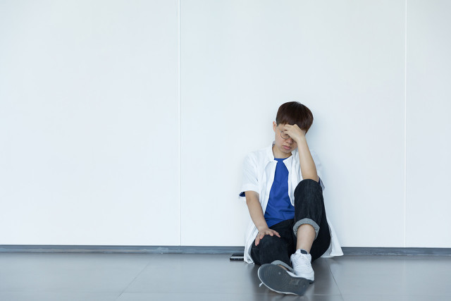 跟同事关系不好怎么相处,不会说话不会和同事相处怎么办