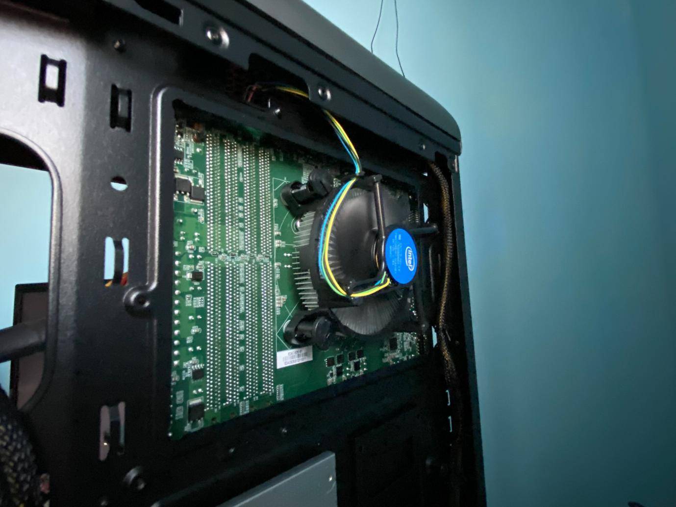 cpu安装在主板上还能拿下来吗,电脑换了主板和cpu需要重装系统吗