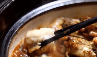 招牌秘制鱼头煲,这家土菜馆很有特色的朋友圈说说