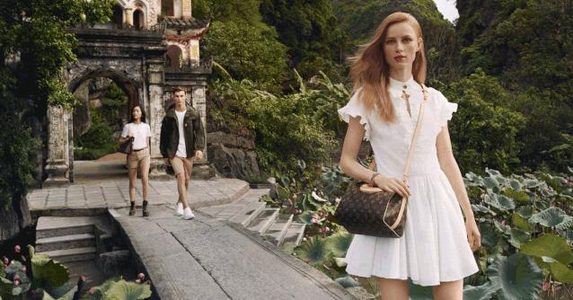 今年流行洋气减龄百搭包,现在流行这样的小包包时髦又洋气