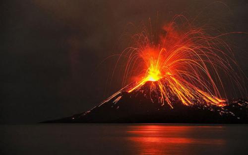 世界危险工作火山探测,印尼火山最危险的工作