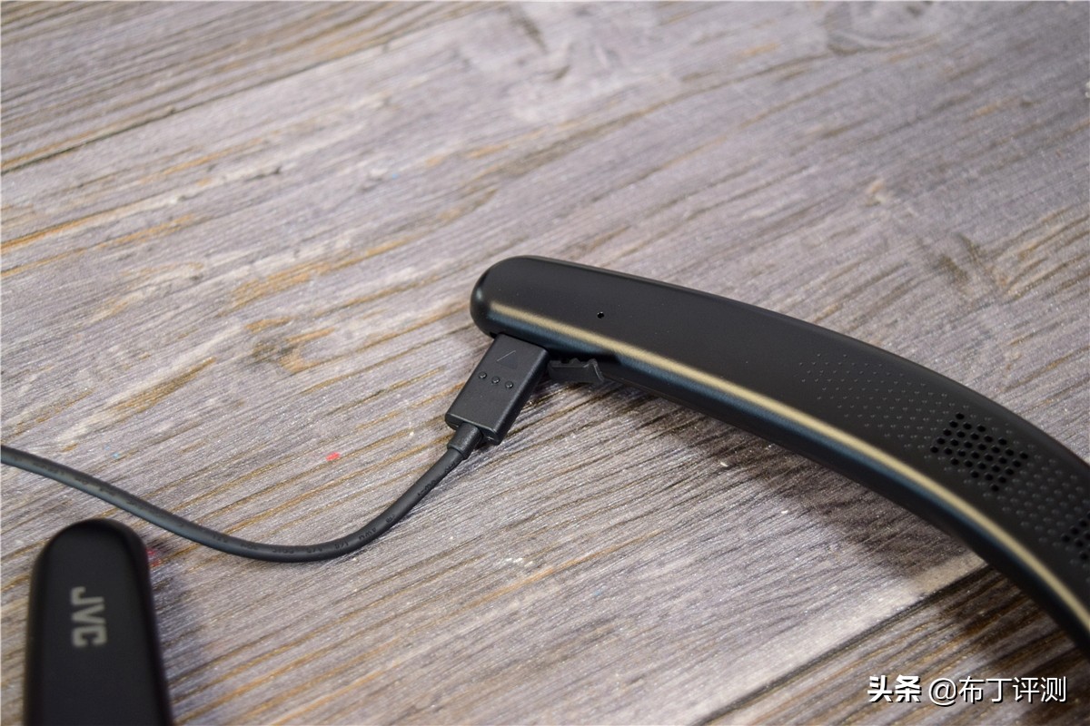 便携式蓝牙音箱带话筒,便携环绕音箱