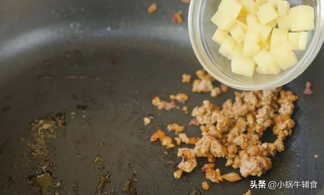 6-12个月宝宝的辅食做法,宝宝辅食17个月一日三餐食谱