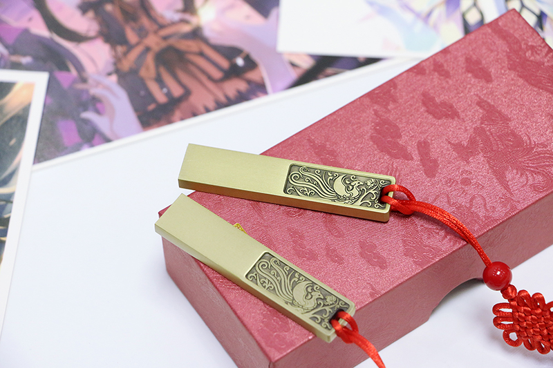 古铜外观搭龙凤雕纹，高速传输带中国结，台电龙凤呈祥U盘会玩