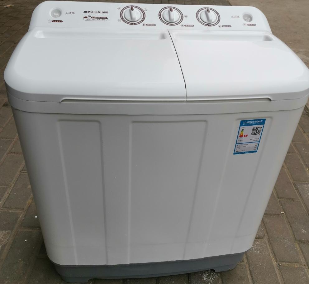 羽绒服可以用洗衣机甩干会爆炸吗,羽绒服洗衣机洗爆炸怎么补