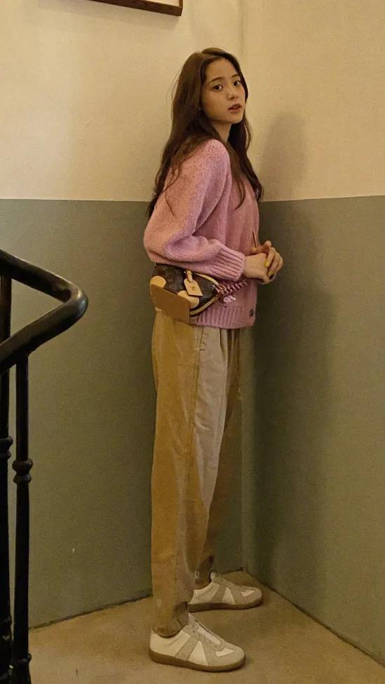 德训鞋奶油蓝白,白百何黑色德训鞋穿搭