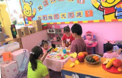 幼儿园半日活动入园实录,快乐成长幼儿园主题课程