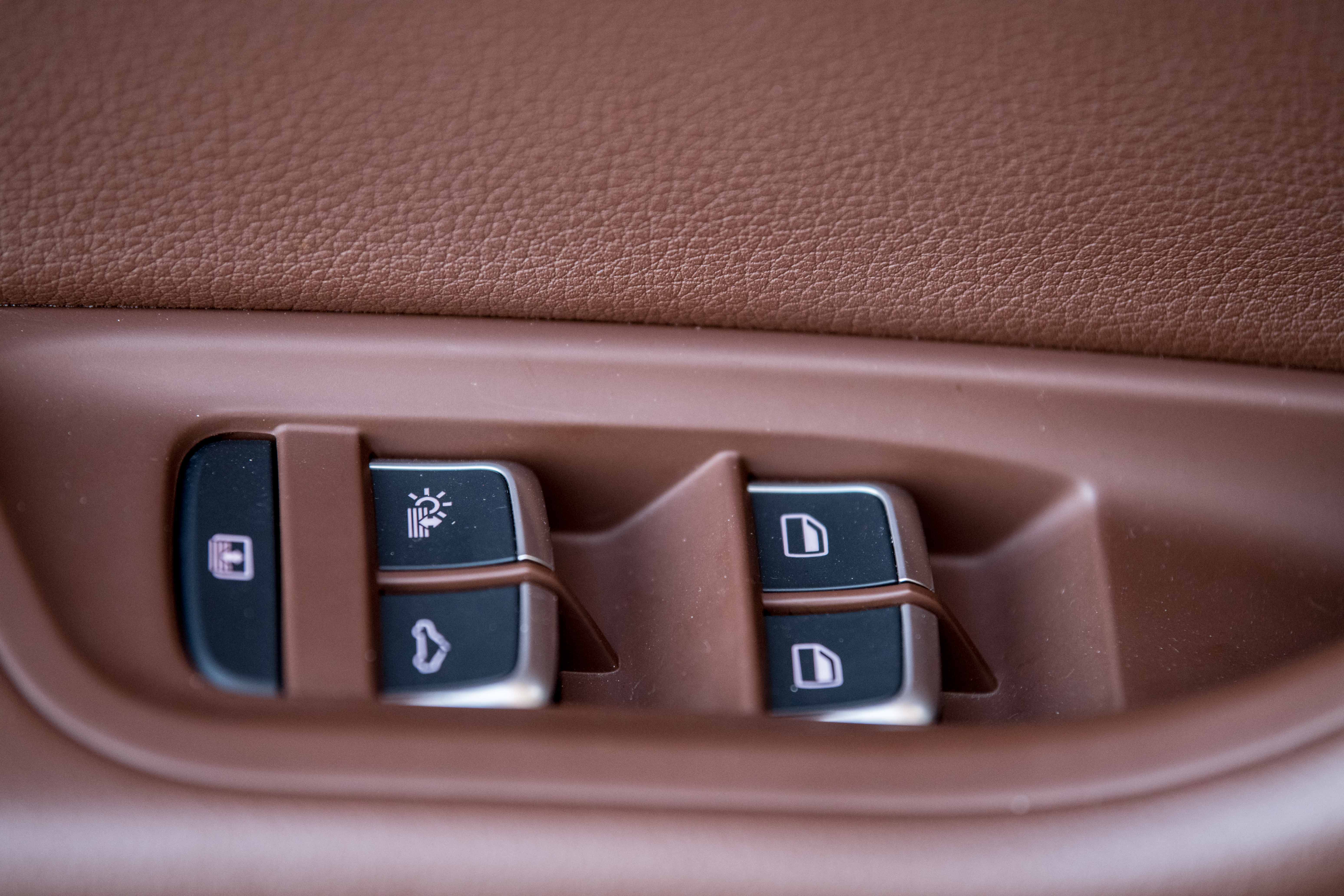 18款奥迪a6l3.0t四驱发动机,能文能武的帅哥