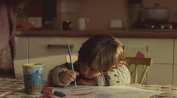 孩子确诊是多动怎么办,小孩确诊多动症到底要不要吃药呢