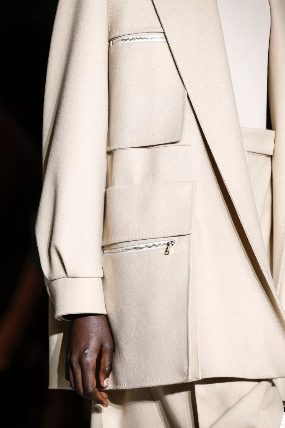 MaxMara男士穿搭,maxmara黑色西装外套怎么搭