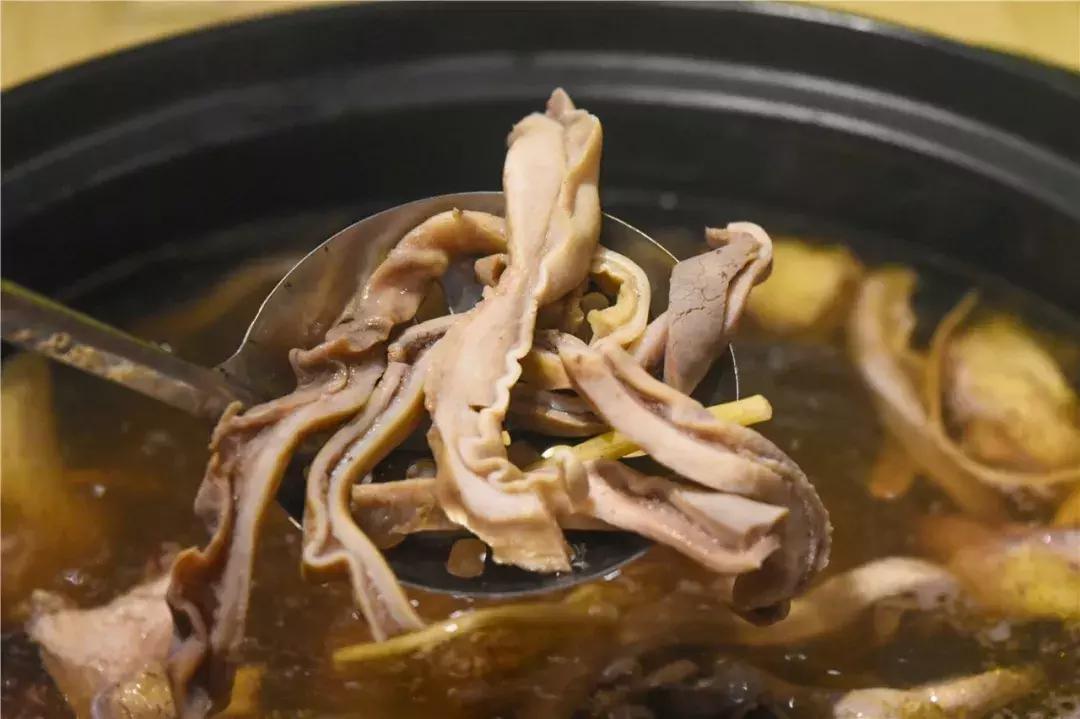 南海里水有间人气爆棚的食府，鳄鱼龟走地鸡煲只需158元！