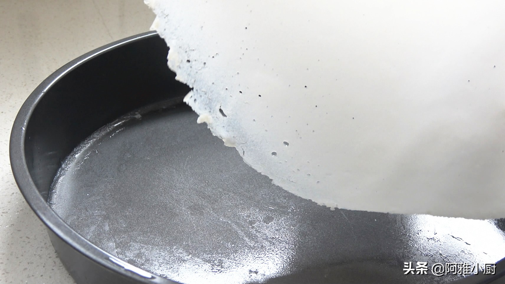 大米凉皮自己做的最简单的方法,大米凉皮电饼铛制作方法家庭版