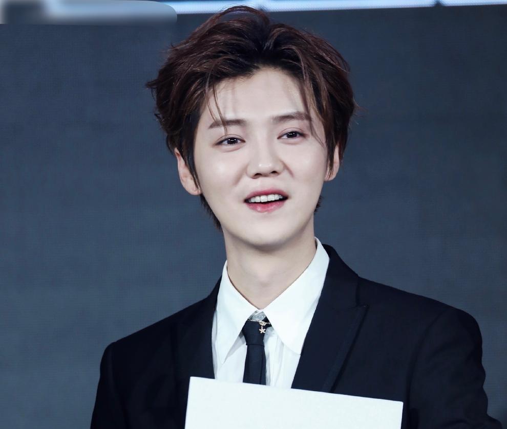 鹿晗未修图照片,鹿晗彩排图片