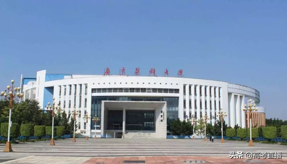 被不喜欢的专业录取了要不要自考,被不喜欢的专业录取不能退吗