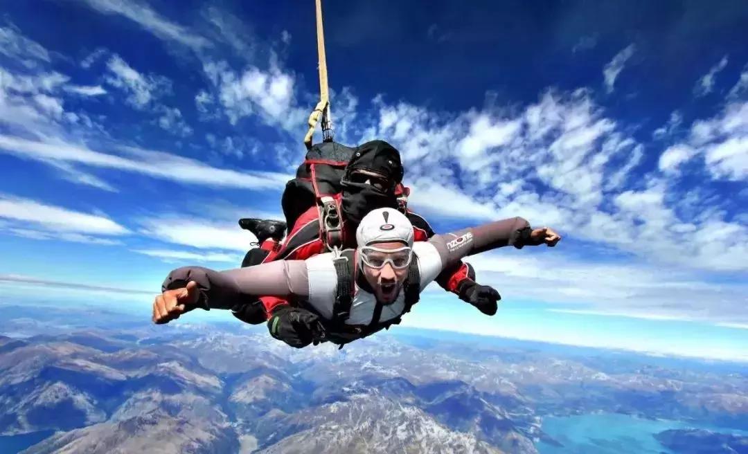 有着绝美迷人的“容颜”，却充满让*欲人**罢不能的速度野性与激情