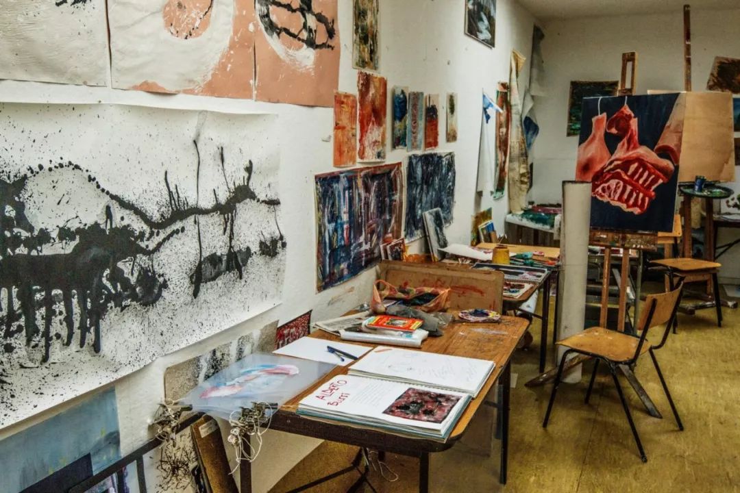 萨里沃特福德主教练,萨里郡大学