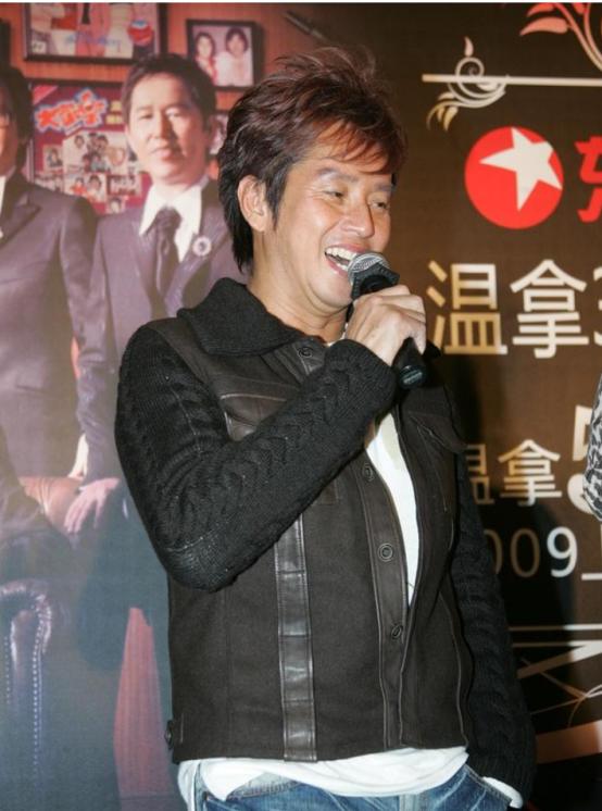 谭咏麟69岁健身照,谭咏麟晒照片