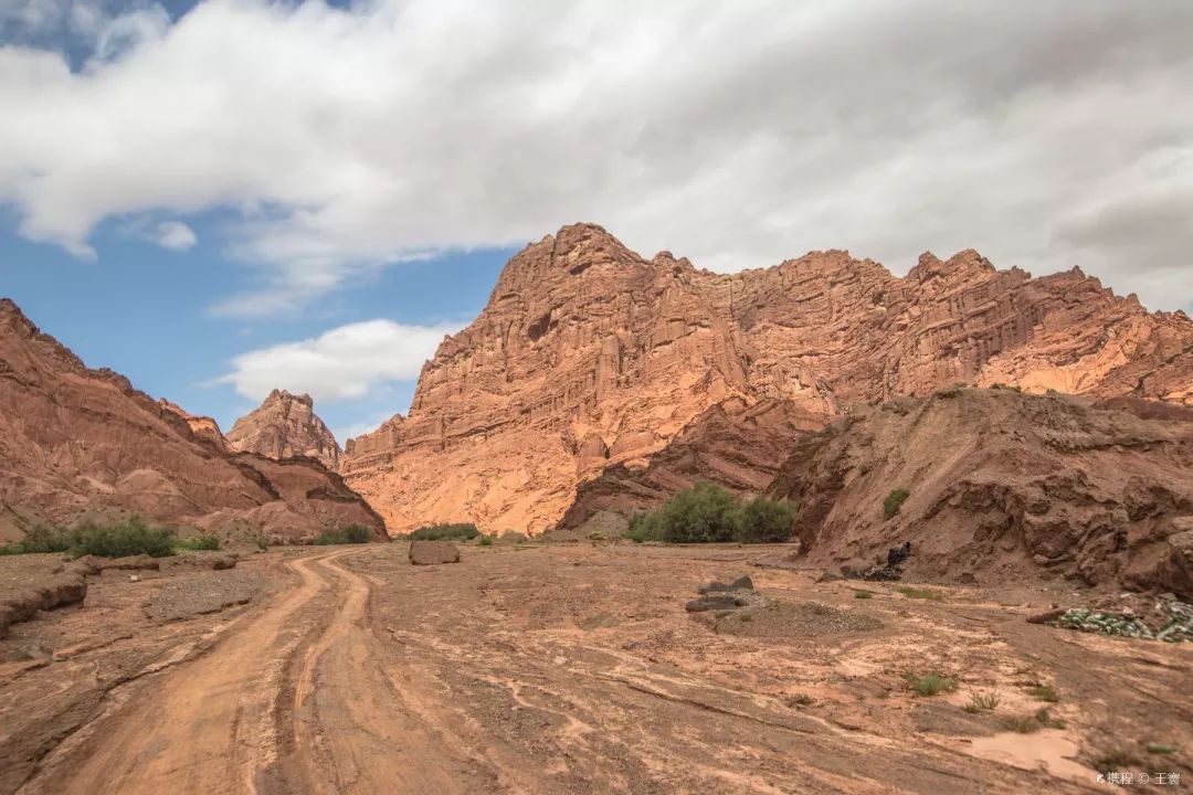 中国10条最美逆天的公路,一年仅开放四个月的独库公路