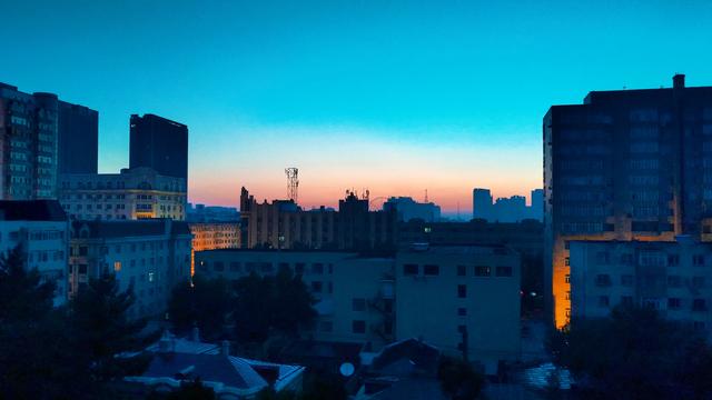 这个北方城市水质比南方还好街景很“洋气”满大街都是美女