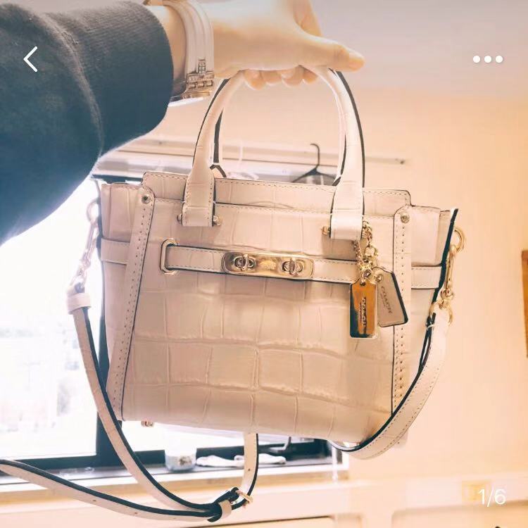 入手第一个轻奢侈包选啥,人生中的第一只大牌包包