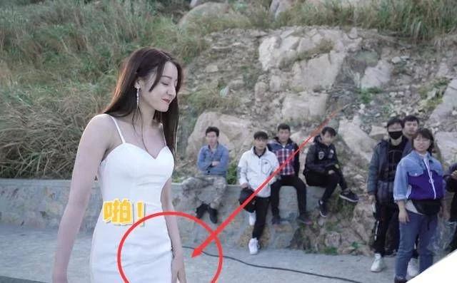 迪丽热巴拍戏时笑场,迪丽热巴拍戏现场各种搞怪