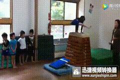 学校摔伤家长怎么处理,孩子在学校摔伤了腿学校有责任吗