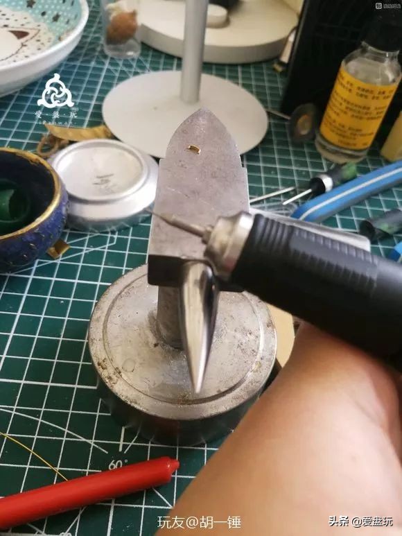 手串裂了碎了一点点有补救方法吗,手串裂缝修复