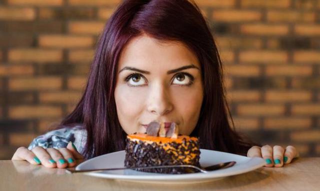 牙缝的黑色是牙结石吗可以抠掉吗,牙缝牙结石可以自己抠掉吗