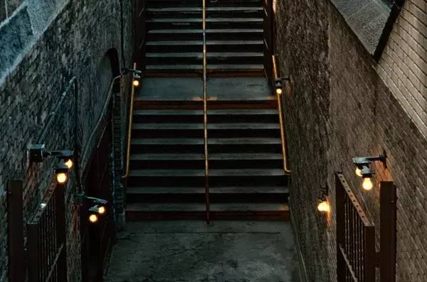 FrankHorvat,置最时尚于最街头的徕卡大师