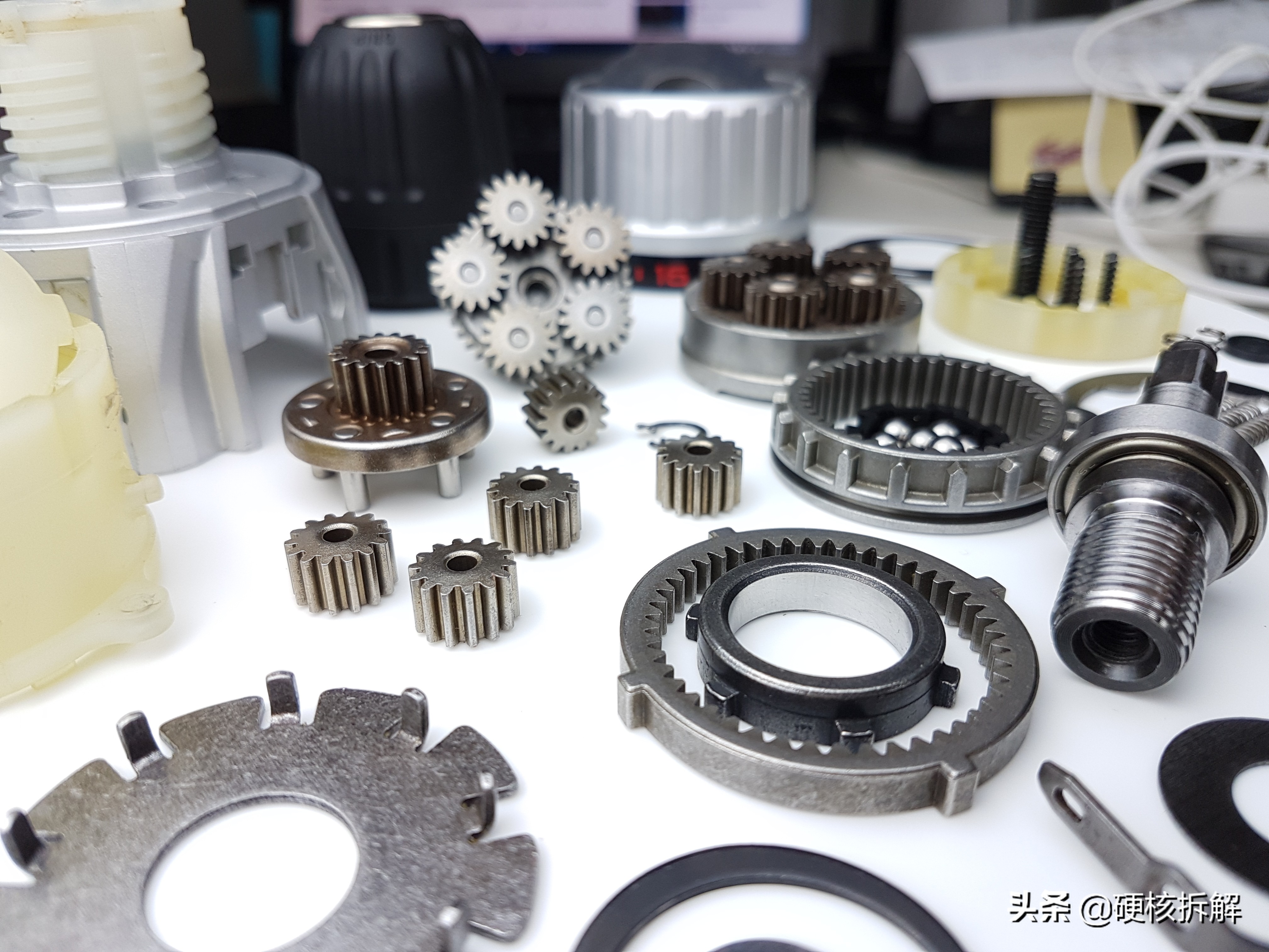 博世有刷电钻齿轮拆卸,博世电钻齿轮拆解视频