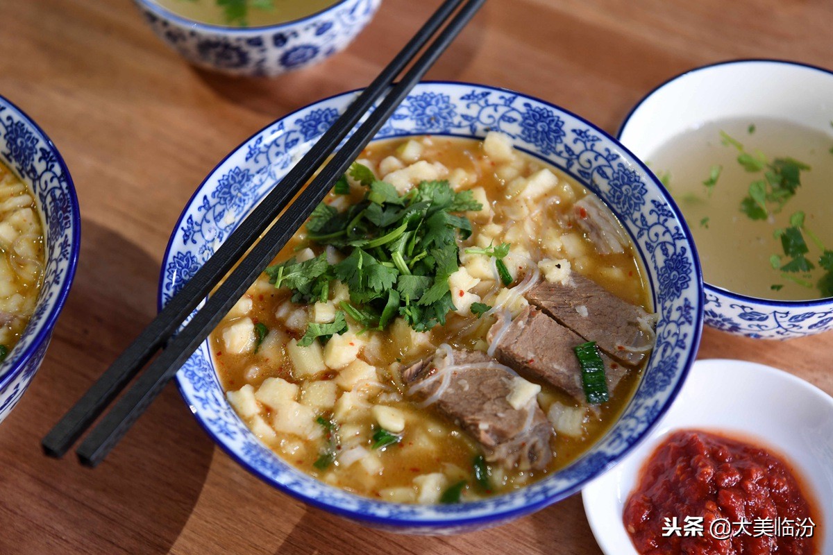 临汾鼓楼美食羊肉泡馍,临汾伊楼牛羊肉泡馍