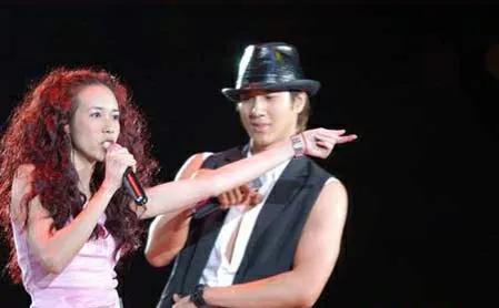 百搭天后莫文蔚，除言承旭外盘点与她舞台上合作过的男明星