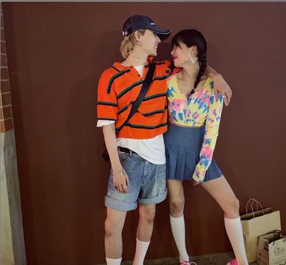 杨幂张天爱机场私服,杨幂与张天爱