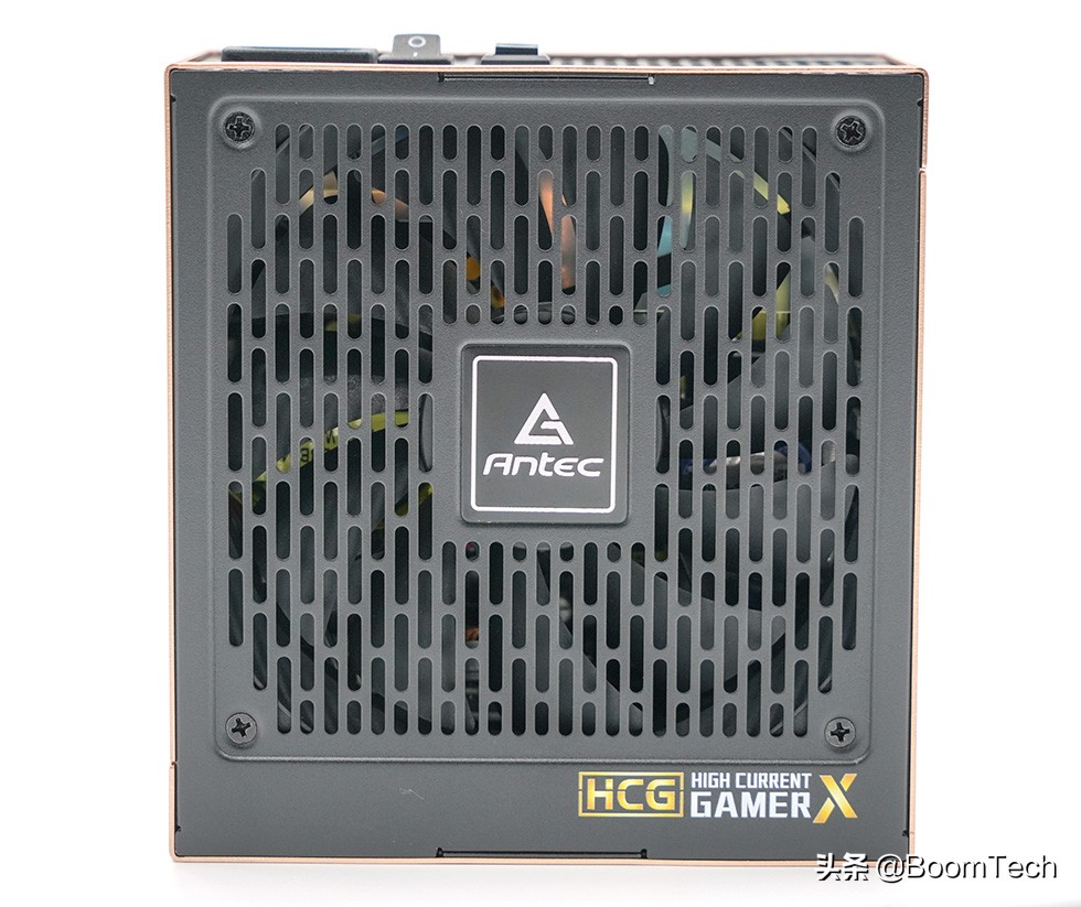 不对称设计点缀安钛克NX1000机箱体验