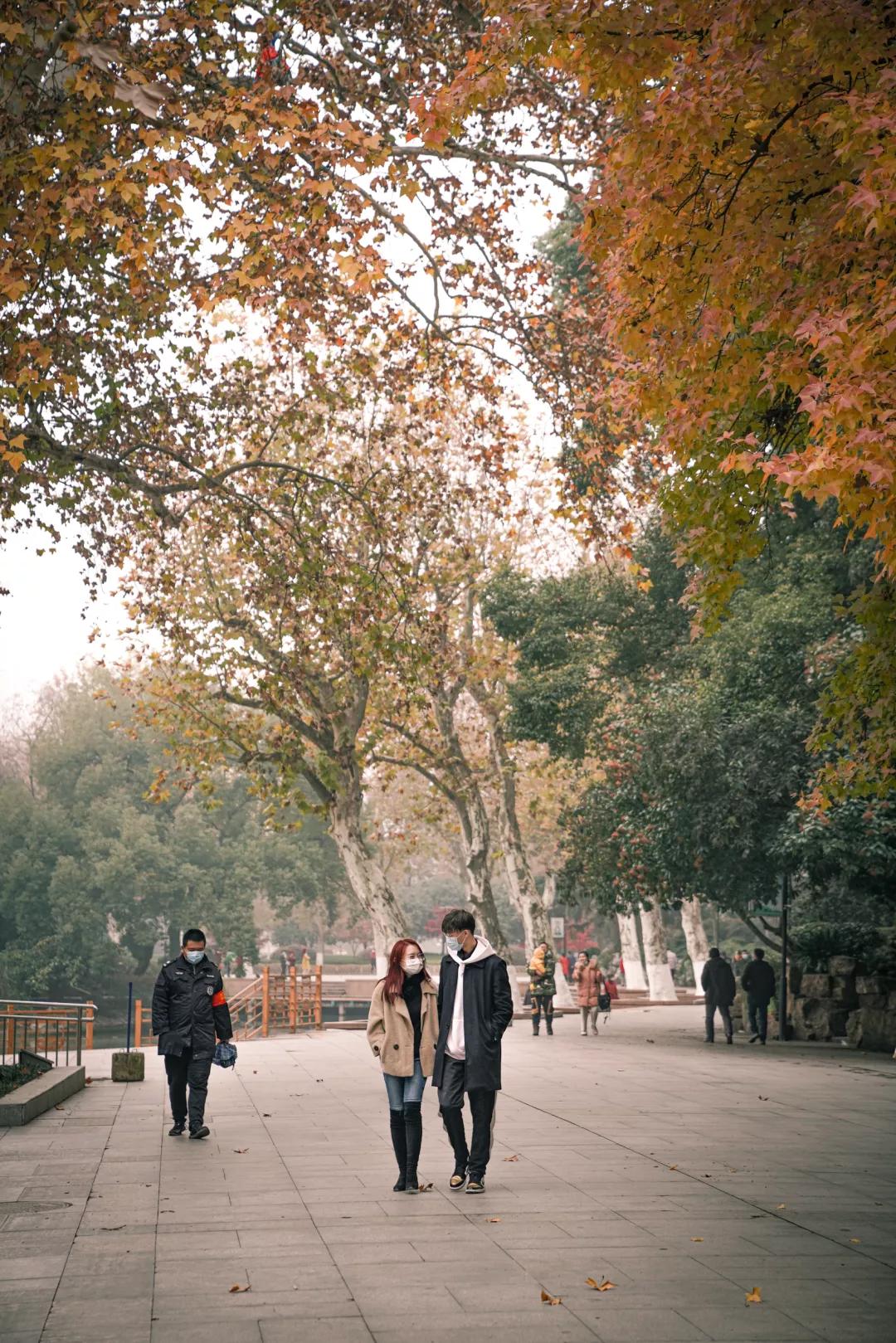 父母约会时，玩得比你野多了