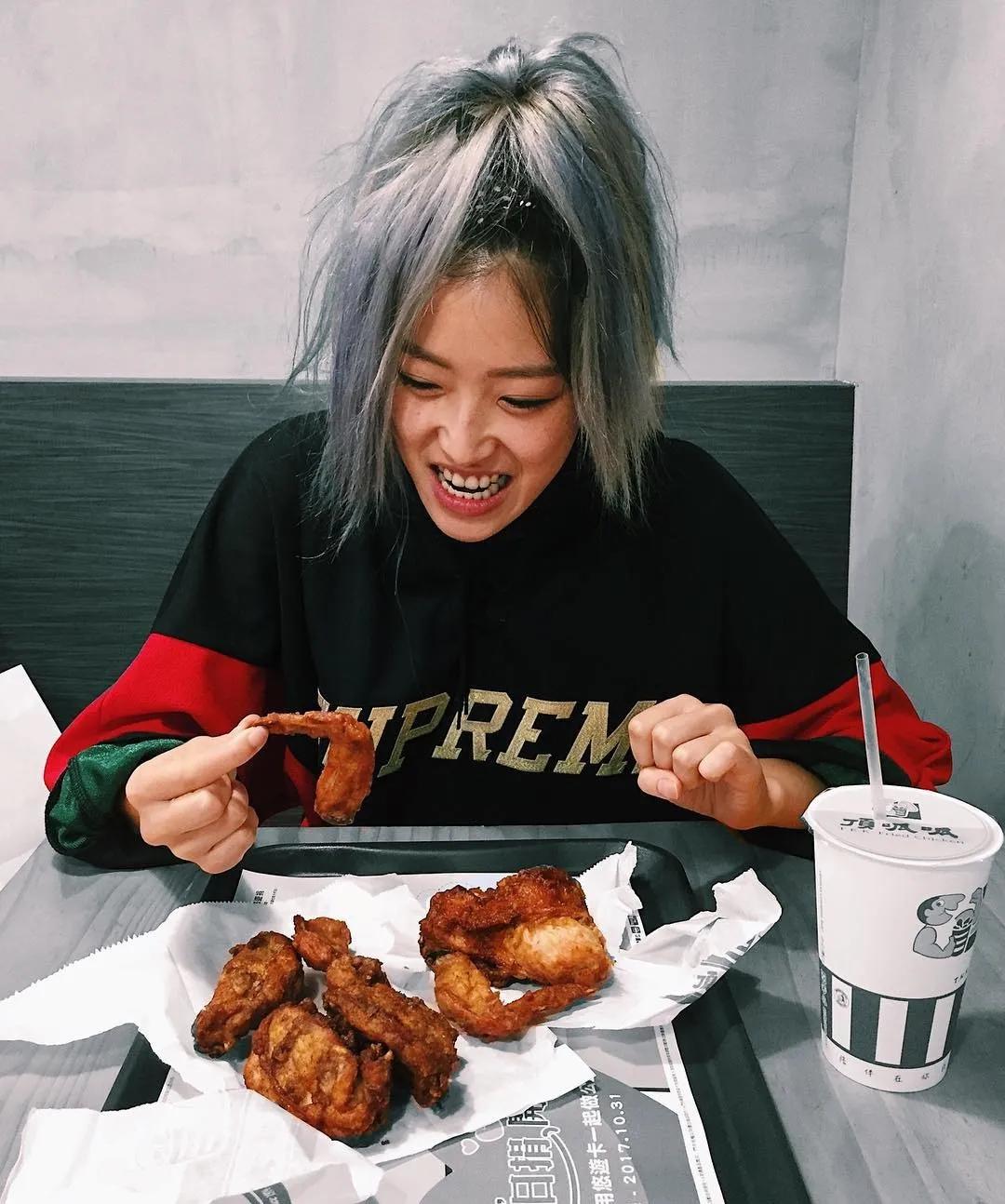 女版陈冠希斜戴帽子,女版陈冠希斜戴帽子网红